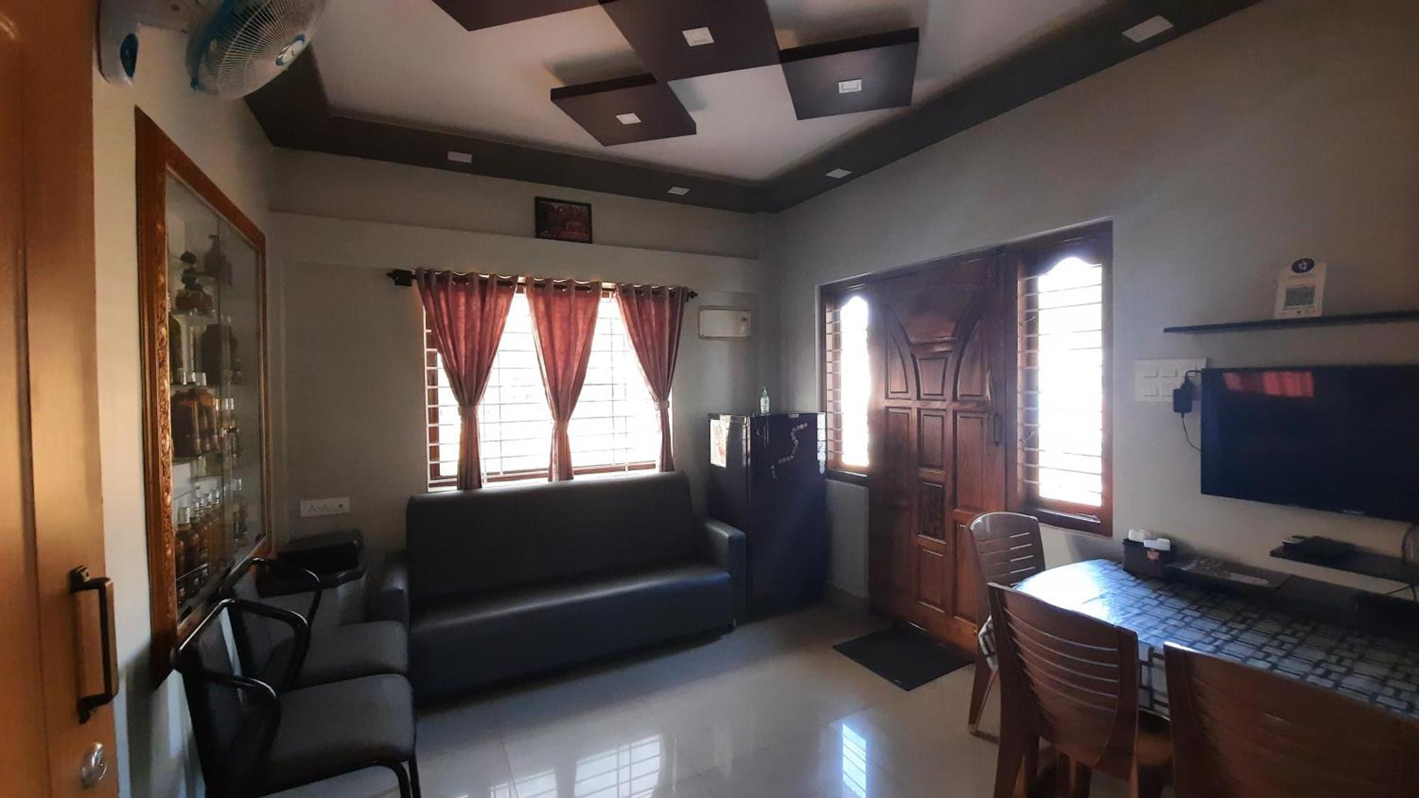 Varam Homestay Madikeri Exterior photo